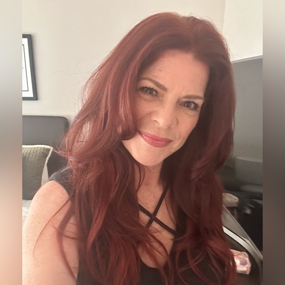 Meet your Posher, Julianne - Picture 1 of 1